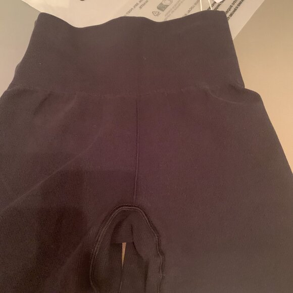 BNWT GYMSHARK Ribbed Cotton Seamless Shorts BLACK SZ S SOLD OUT - Picture 9 of 15